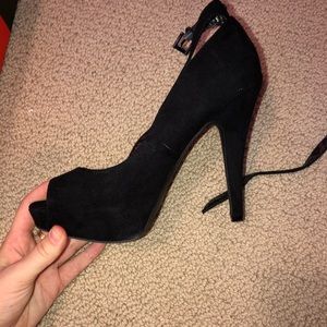 Guess open toed heels